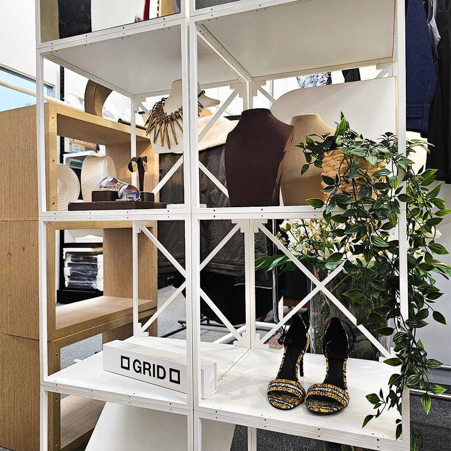 RENTAL GRID Tower with Mirror